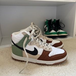 BRAND NEW NEVER WORN NIKE JORDAN 1s 7.5 SNEAKERS